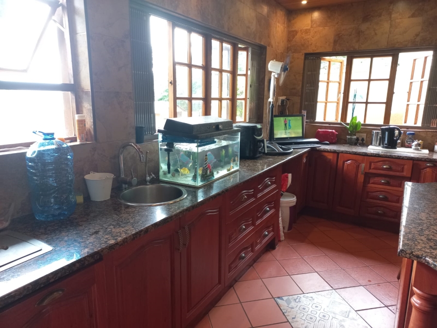 5 Bedroom Property for Sale in Kosmos North West